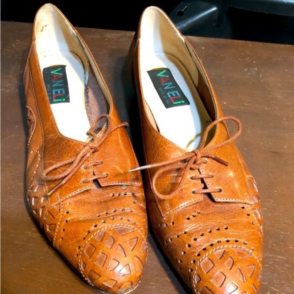 Vaneli Brown Leather Oxford Style